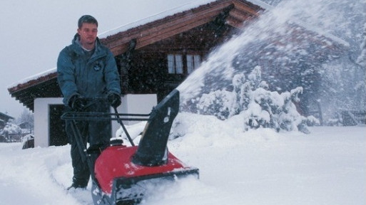 Jak przygotować odśnieżarkę spalinową do sezonu zimowego?