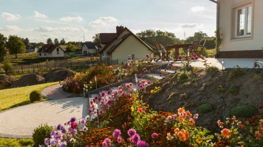 Letni pokój na tarasie: inspirujące nawierzchnie