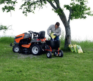 Kosiarka-traktorek, fot. Husqvarna AB.jpg