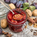 Domowy chutney ze śliwek węgierek – pyszny dodatek do obiadu!