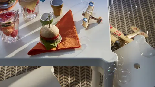 Meble i zabawki ogrodowe dla dzieci – jakie wybrać? 