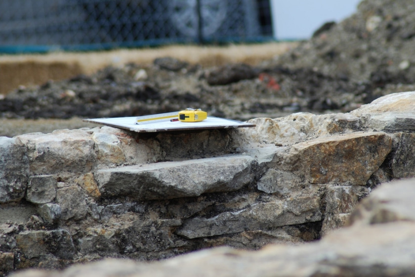 Fundament z kamienia, fot. Jumbuk73 - Pixabay