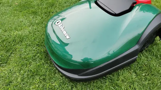 Test robota koszącego Robomow RK 2000 PRO | Zobacz, jak radzi sobie w zielonym ogródku