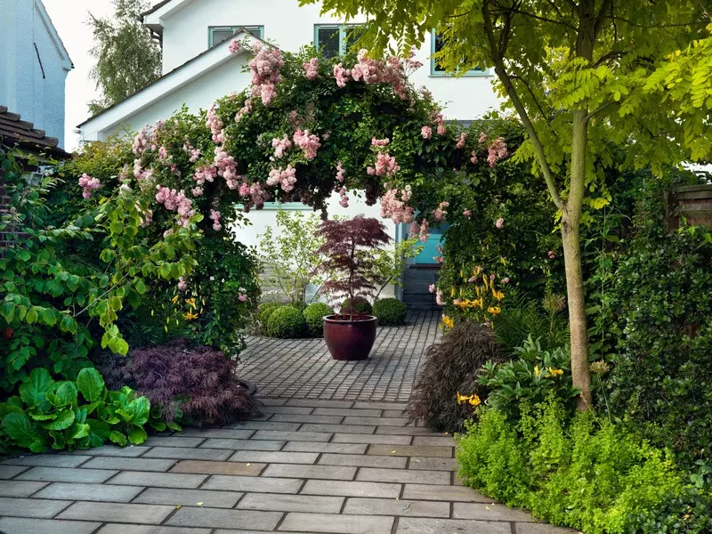 jak zaprojektować wejście do domu fot. MAK Media GAP Gardens