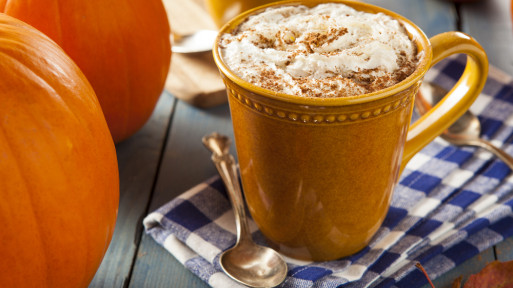 Pumpkin Spice Latte – kawa z mlekiem i dynią