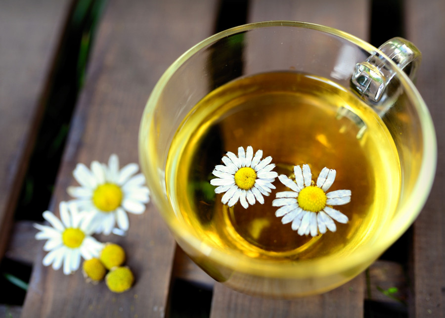 herbatka z rumianku fot. congerdesign - Pixabay
