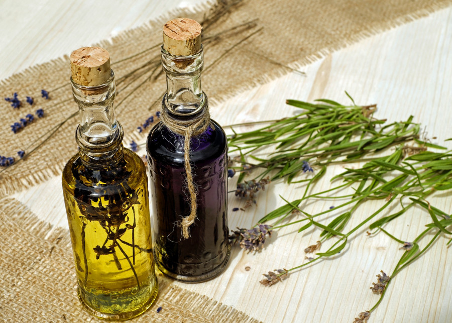 Olejki eteryczne - właściwości zastosowanie rodzaje olejków fot. Couleur Pixabay