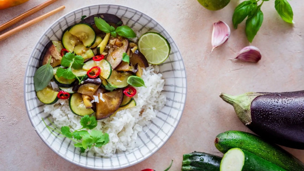 Stir-fry z bakłażanem i cukinią