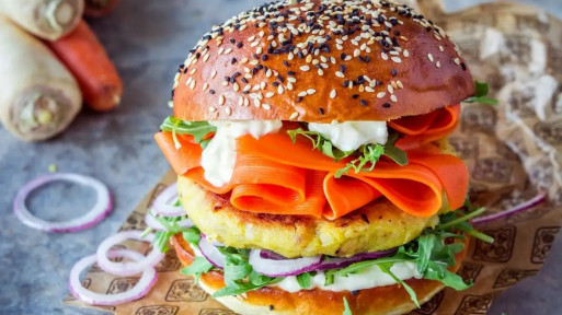 Burgery z pietruszki z marynowaną marchewką – są pyszne!