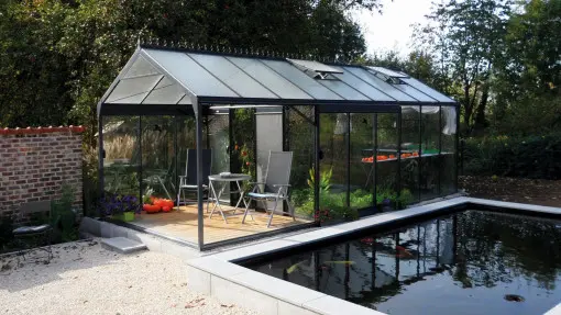 Jak wybrać piękną i praktyczną szklarnię do ogrodu? Tylko szklarnię z Runowa!