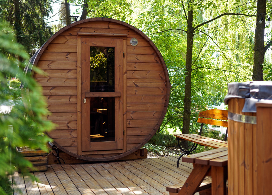 Drewniana sauna w ogrodzie – ruska bania
