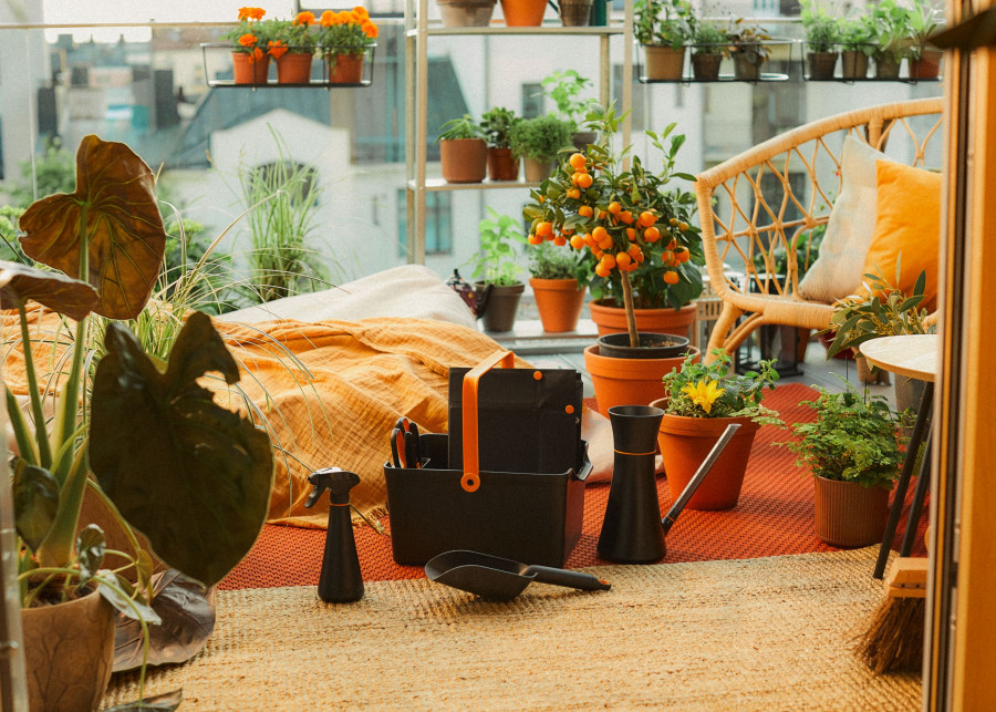 Narzędzia Urban Plant Care od Fiskars do pielęgnacji roślin doniczkowych