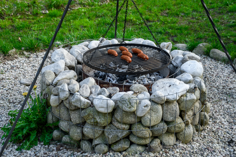 Grill, palenisko z otoczaków, kamieni polnych