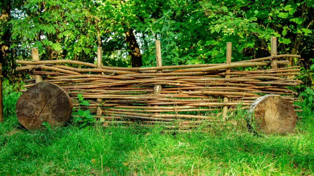 Płot z patyków