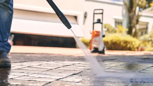 Kostka, meble, elewacja... Myjki STIHL poradzą sobie z każdym wyzwaniem