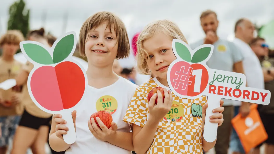 Kto kocha jabłka Już 30% Polaków nie wyobraża sobie dnia bez nich!
