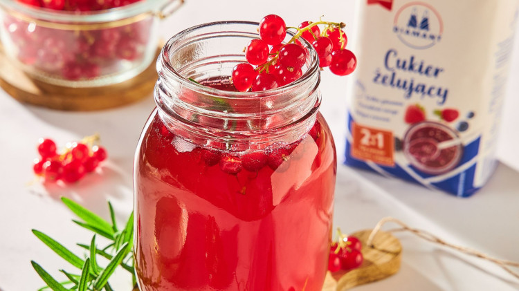 Domowa galaretka porzeczkowa z ziołową nutą. Ten smak zostaje w pamięci