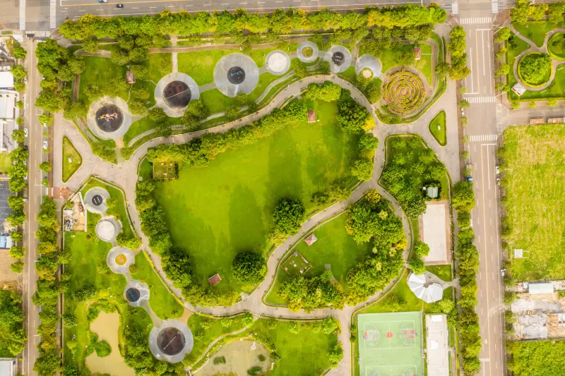 Dron do projektowania i zakładania ogrodu