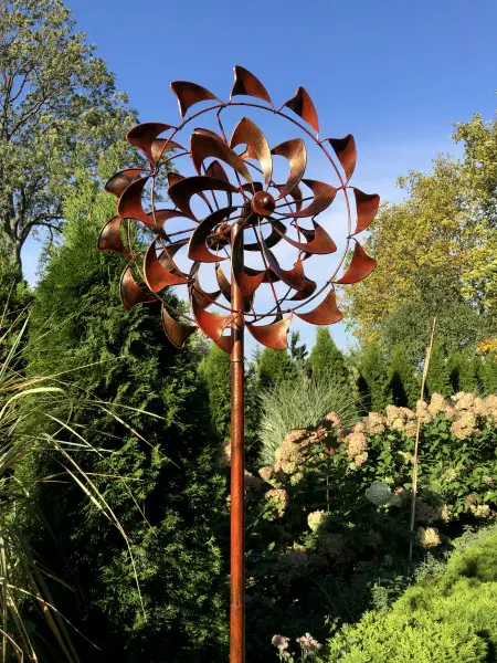 Rzeźba kinetyczna Double Swirl