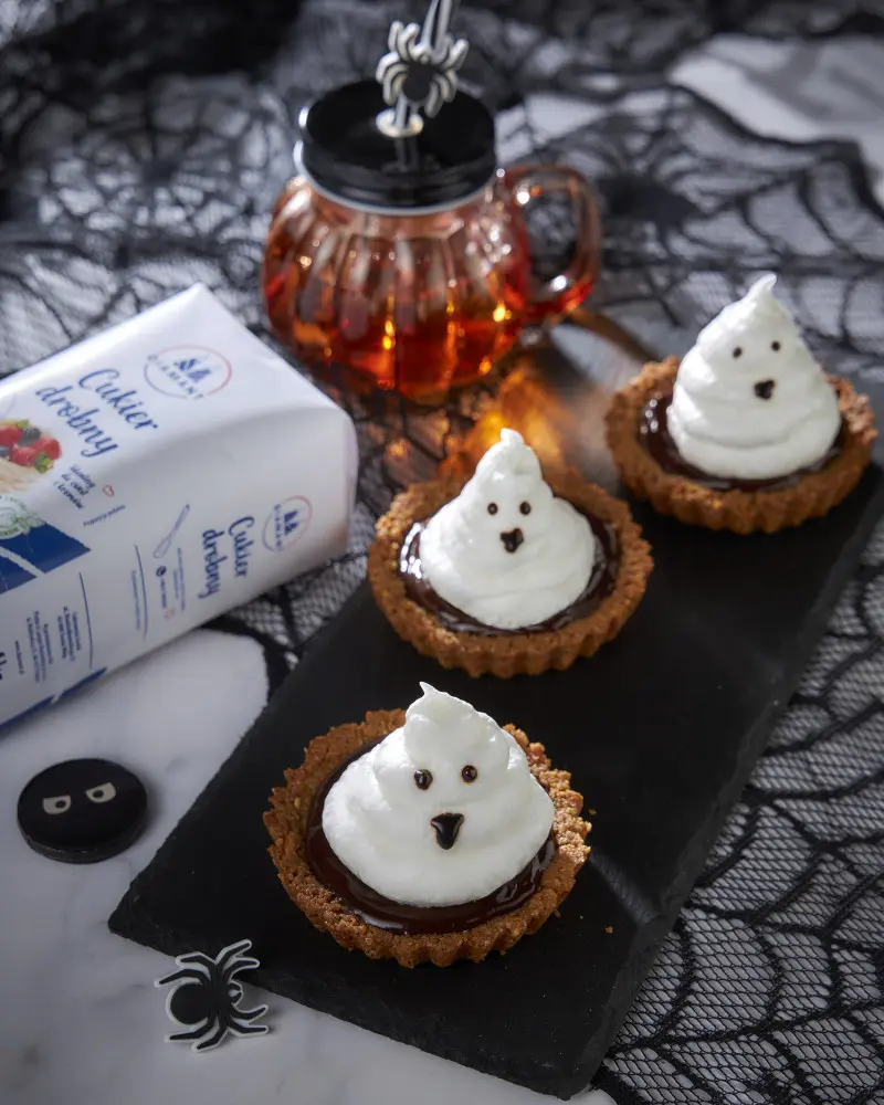 Słodka magia Halloween – zrób tartaletki z duszkami i zaskocz wszystkich gości