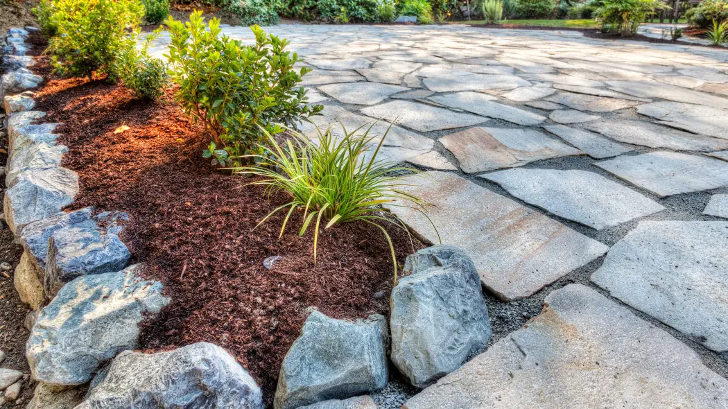 Kamienna nawierzchnia w ogrodzie
