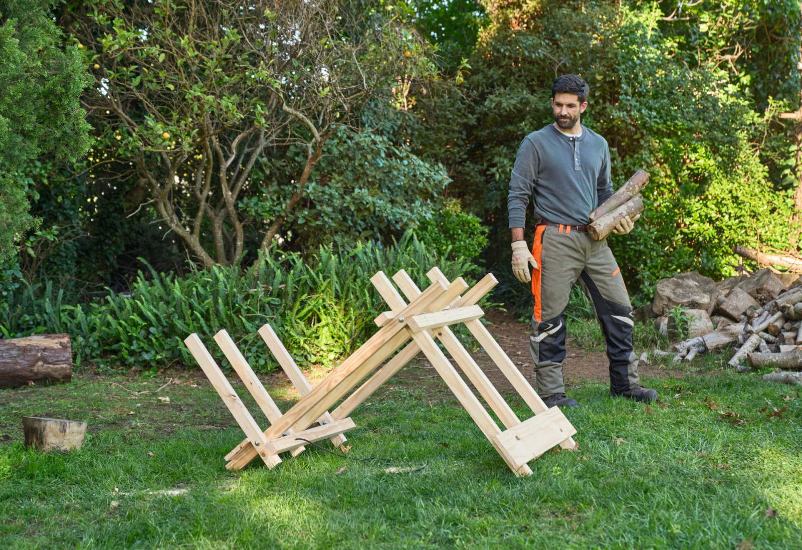 Nie kupuj – zrób sam! Składany koziołek do cięcia drewna. 7 kroków i gotowe