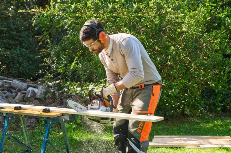 Krok 2. Przytnij elementy na wymiar i starannie zeszlifuj ich krawędzie.