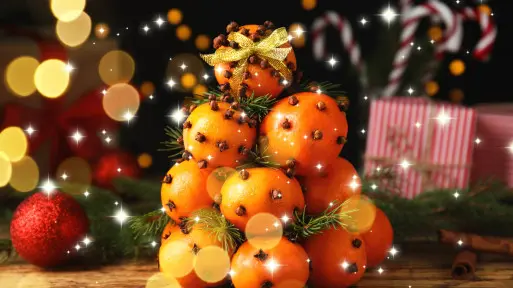 Cytrusy z goździkami na Święta? Zobacz, jak zrobić prostą i pachnącą dekorację krok po kroku