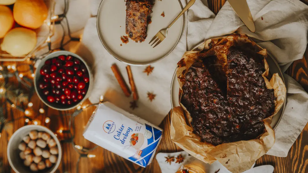 Świąteczne ciasto z suszonymi owocami