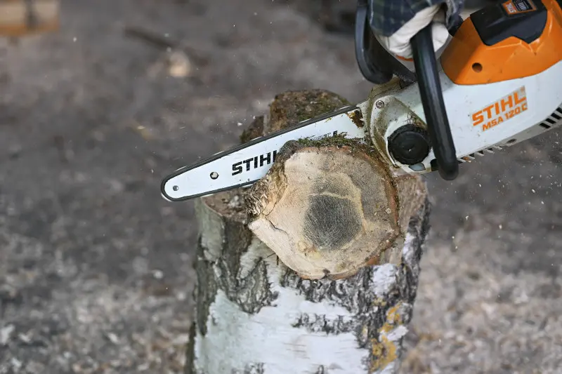 Zrób to sam – drewniana choinka z patyków - krok 1