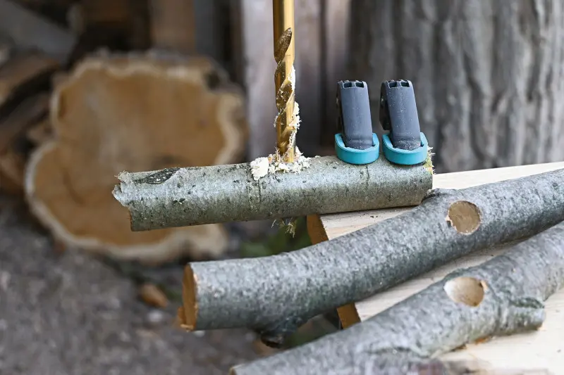 Zrób to sam – drewniana choinka z patyków - krok 5