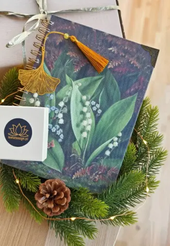 Książkowy kalendarz zbioru ziół