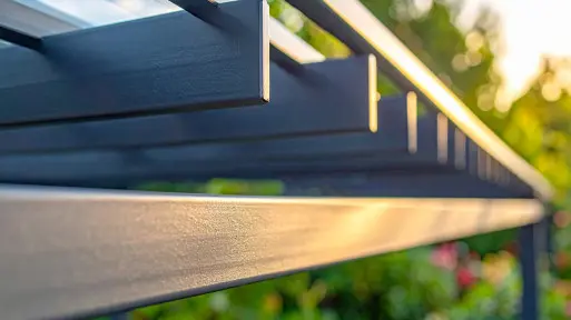 Pergola tarasowa – jak wybrać idealny model do Twojego tarasu?