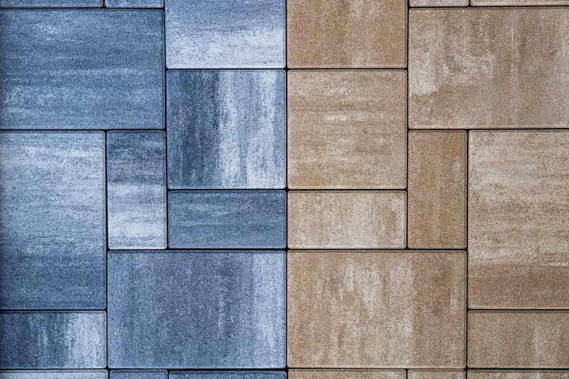 Impregnat koloryzujący do kostki brukowej to prosty sposób na odświeżenie wyglądu nawierzchni i jednoczesne zabezpieczenie jej przed zniszczeniem