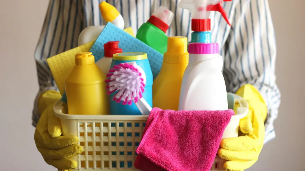 Uważaj na te niebezpieczne błędy popełniane podczas używania chemicznych środków do sprzątania