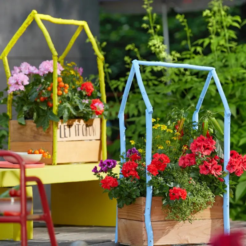 Mini szklarenki z kolorowych gałązek