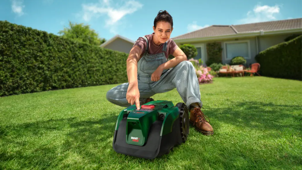 Po prostu włącz i skoś. Tak działa nowa generacja robotów koszących Bosch Visimov18V