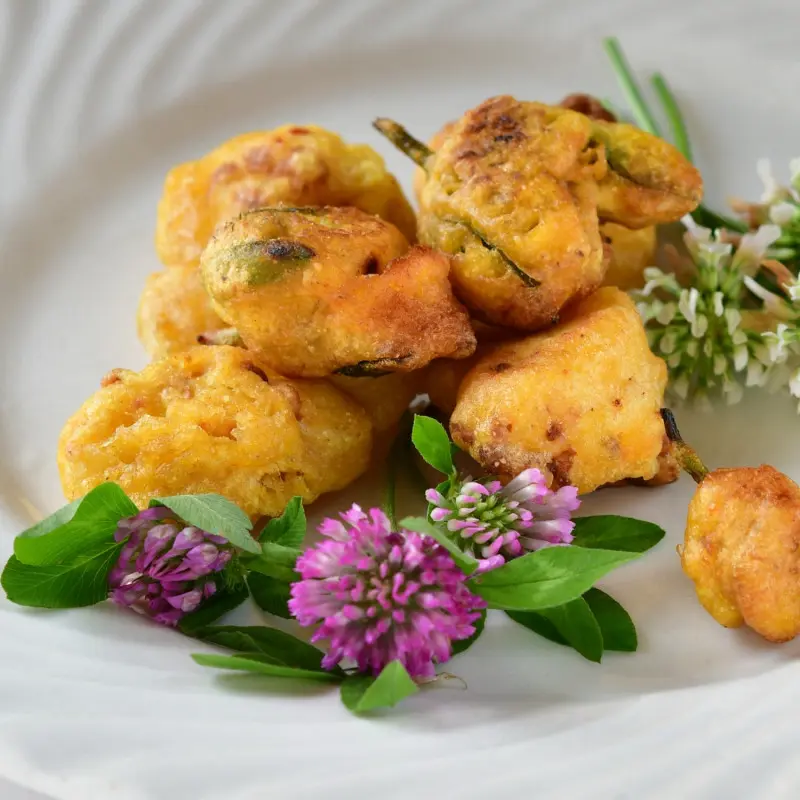 Pakora z kwiatami koniczyny